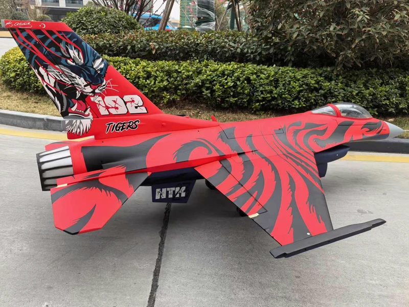 F-16 — 2.6 m, 1:6 scale photo 15